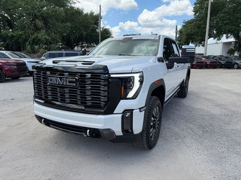 Used 2024 GMC Sierra 2500 Denali Ultimate image 2