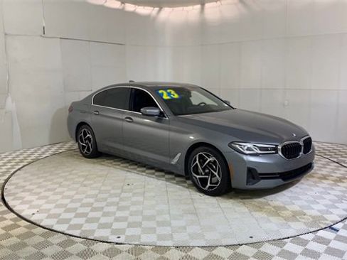 Used 2023 BMW 530i 530i w/ Premium Package image 2