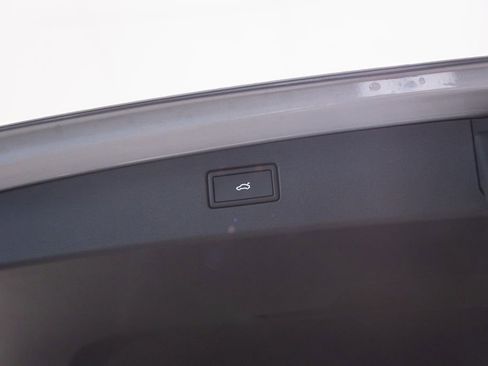 New 2026 Volkswagen Tiguan SE image 27