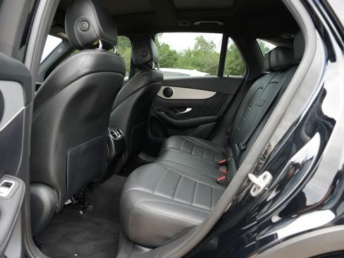 Used 2022 Mercedes-Benz GLC 300 image 17