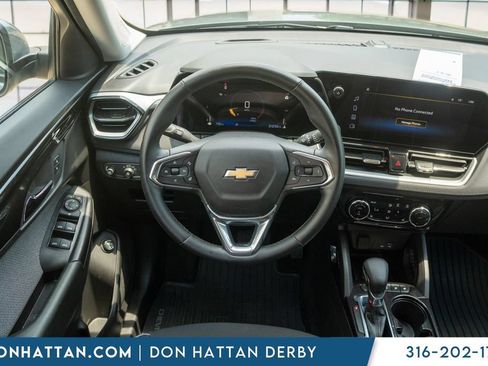 Used 2024 Chevrolet TrailBlazer LT w/ Convenience Package FWD image 6