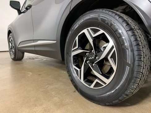 Used 2024 Kia Sportage LX image 15