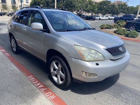 Used 2004 Lexus RX 330 AWD w/ Premium Plus Pkg image 2