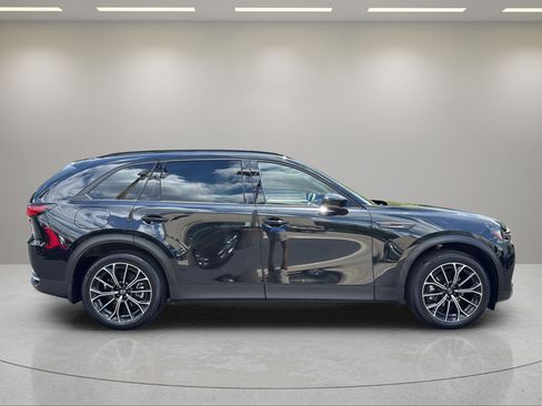 Certified 2025 MAZDA CX-70 Plug-In Hybrid w/ Premium Plus AWD/4WD image 5