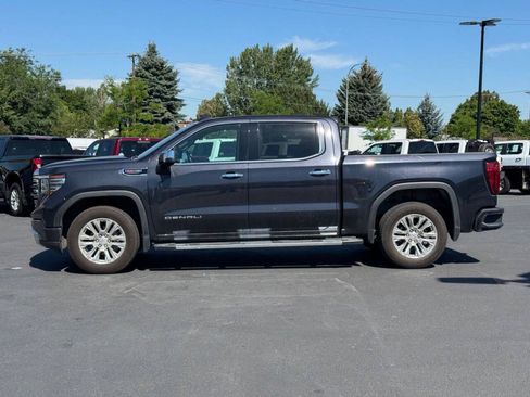 Used 2023 GMC Sierra 1500 Denali w/ Technology Package AWD/4WD image 4
