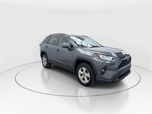 Used 2021 Toyota RAV4 XLE image 2