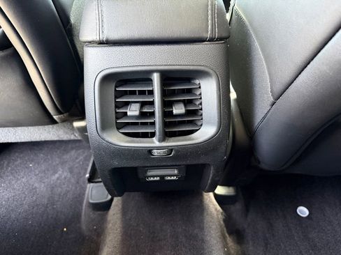 Used 2019 Jeep Cherokee Latitude Plus image 15