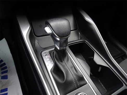 Used 2023 Kia Sorento LX image 19