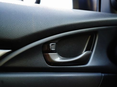 Used 2021 Honda Civic Sport image 28