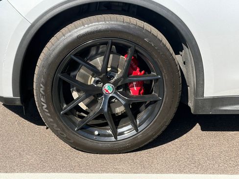 Used 2018 Alfa Romeo Stelvio Ti Sport image 6