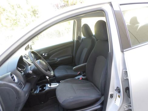 Used 2014 Nissan Versa SV image 10