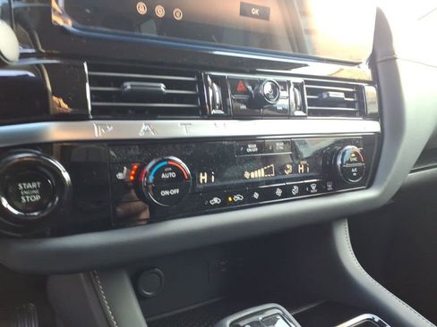 New 2026 Nissan Pathfinder SV image 12