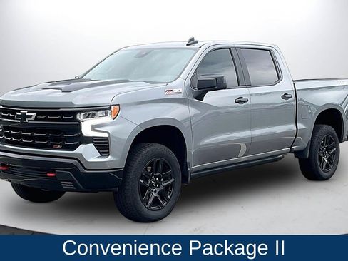 Used 2025 Chevrolet Silverado 1500 LT Trail Boss w/ Convenience Package II AWD/4WD image 4
