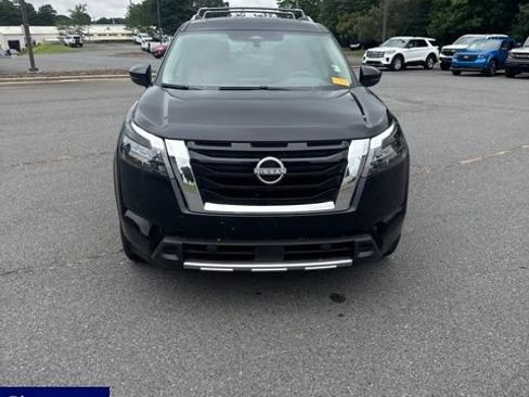 Used 2025 Nissan Pathfinder Platinum w/ Cargo Package FWD image 9
