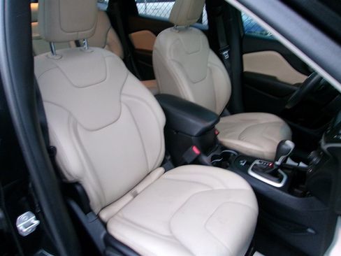 Used 2015 Jeep Grand Cherokee Limited image 20