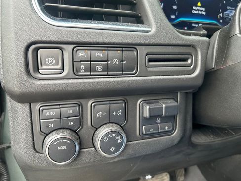 Used 2024 Chevrolet Suburban RST w/ Luxury Package image 14