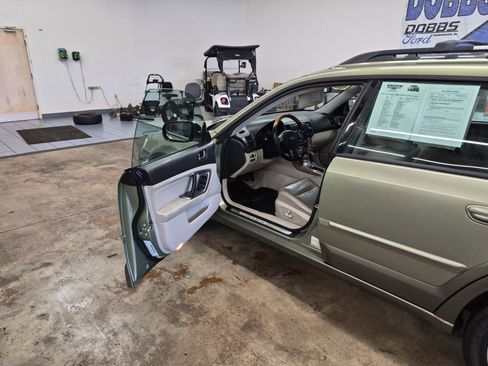 Used 2006 Subaru Outback 3.0R L.L. Bean AWD/4WD image 8