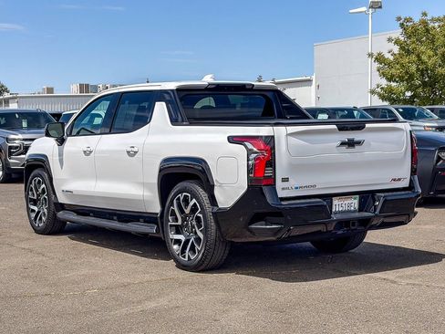 Used 2024 Chevrolet Silverado EV RST AWD/4WD image 2