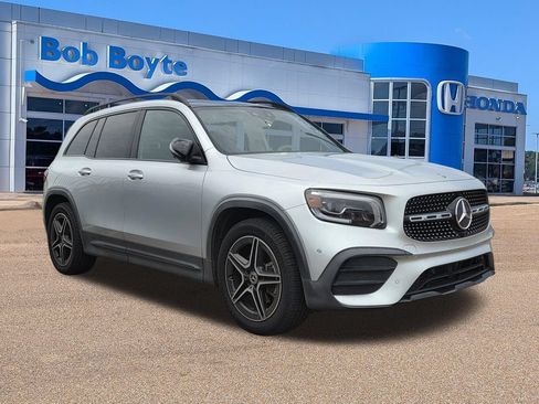 Used 2020 Mercedes-Benz GLB 250 image 3