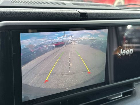 Used 2024 Jeep Wrangler Willys image 21