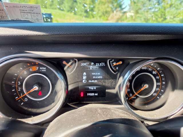 Used 2023 Jeep Wrangler Sport AWD/4WD image 5