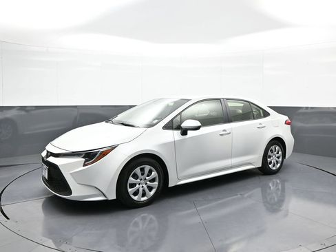 Certified 2022 Toyota Corolla LE FWD image 10