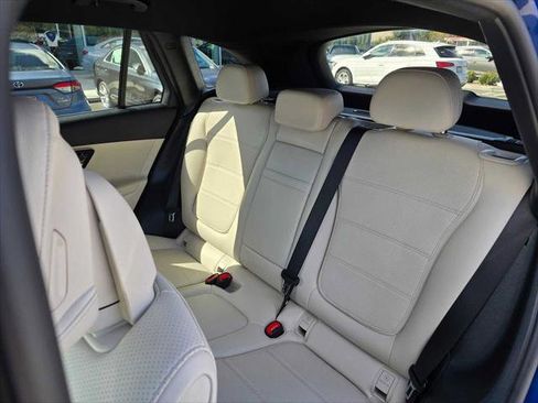 Used 2025 Mercedes-Benz GLC 350e 4MATIC image 19