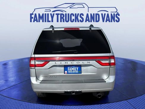 Used 2017 Lincoln Navigator Select AWD/4WD image 4