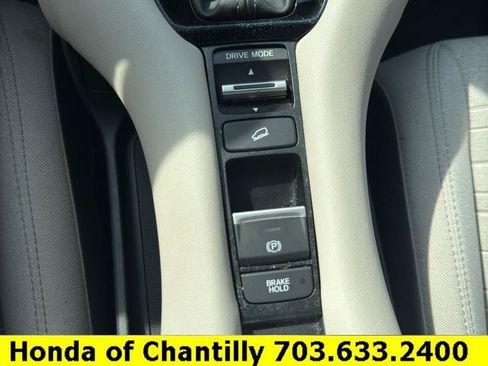 Certified 2024 Honda HR-V LX image 18