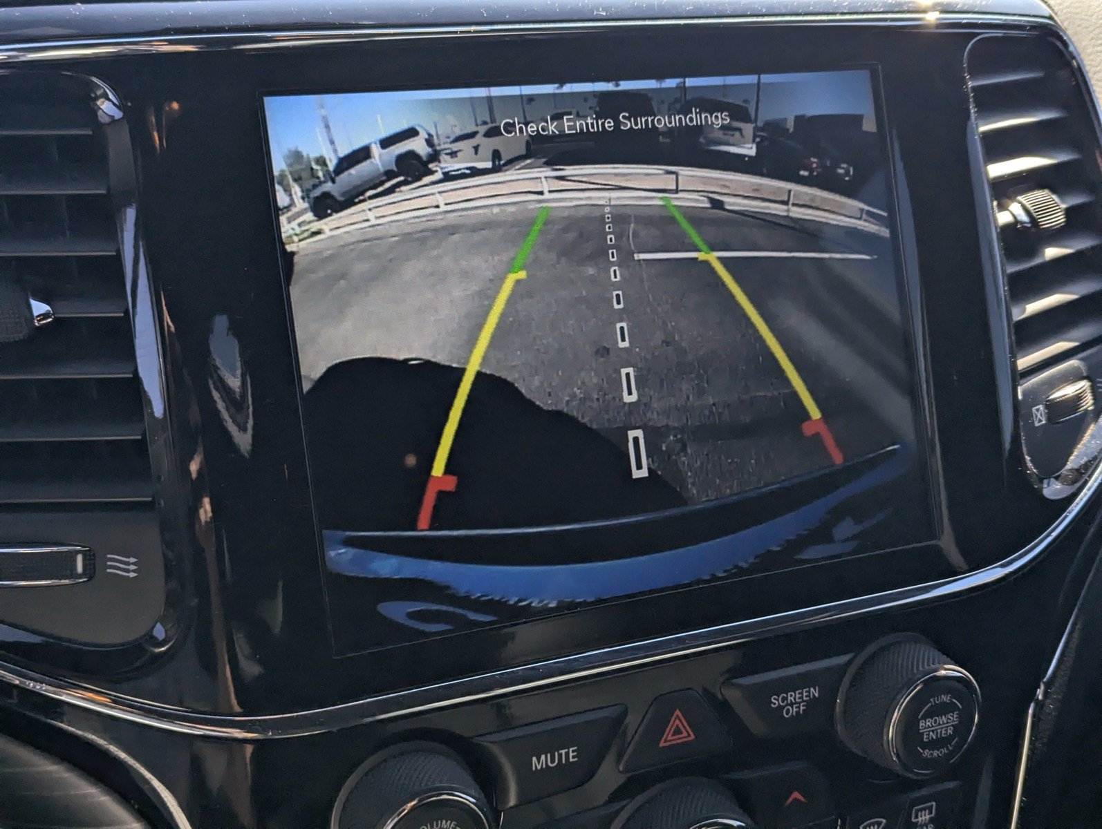 Used 2022 Jeep Grand Cherokee Limited AWD/4WD image 12