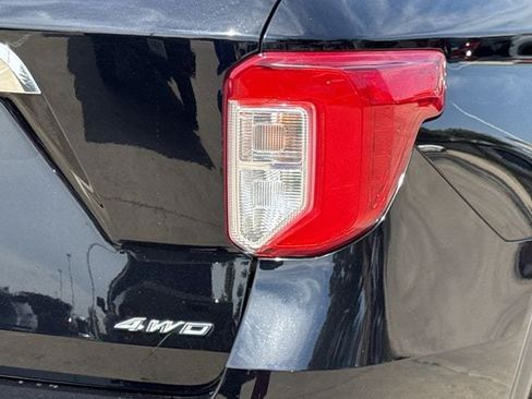 Used 2023 Ford Explorer 4WD image 6