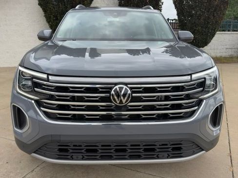 Used 2025 Volkswagen Atlas SEL AWD/4WD image 8