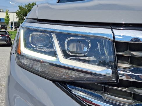 Used 2020 Volkswagen Atlas Cross Sport SE AWD/4WD image 9