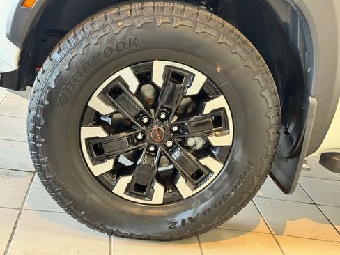 Used 2023 Nissan Frontier PRO-4X w/ Technology Package image 17