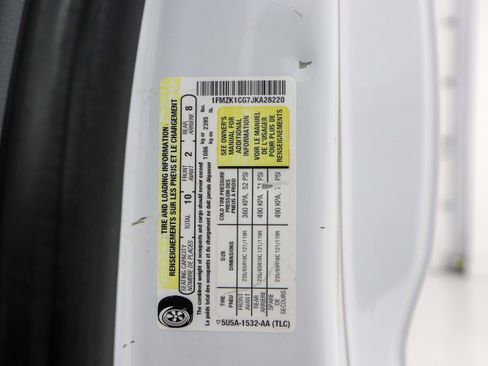 Used 2018 Ford Transit 150 XLT image 30