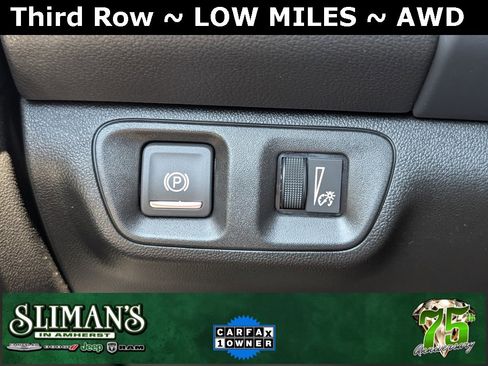 Used 2023 GMC Acadia SLE image 35