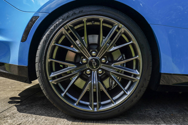 Used 2022 Chevrolet Camaro ZL1 RWD image 96