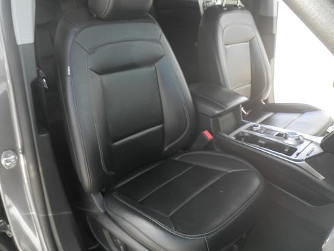 Certified 2022 Ford Explorer XLT w/ Equipment Group 202A image 25