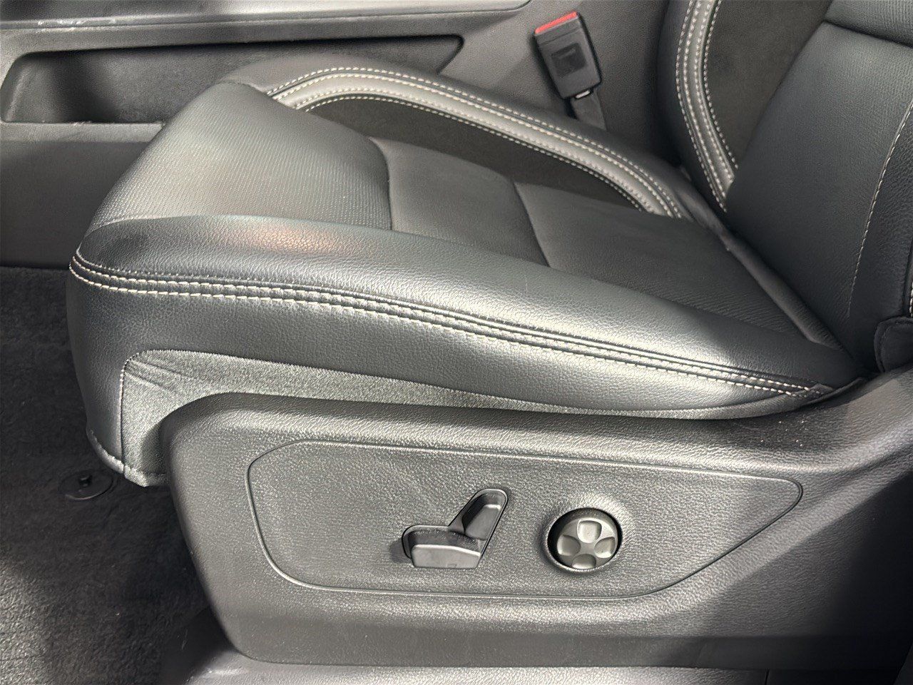 Used 2026 RAM 1500 Rebel w/ G/T Package AWD/4WD image 16