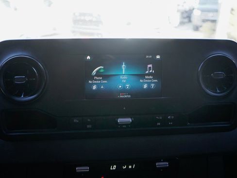 Used 2022 Mercedes-Benz Sprinter 1500 image 26