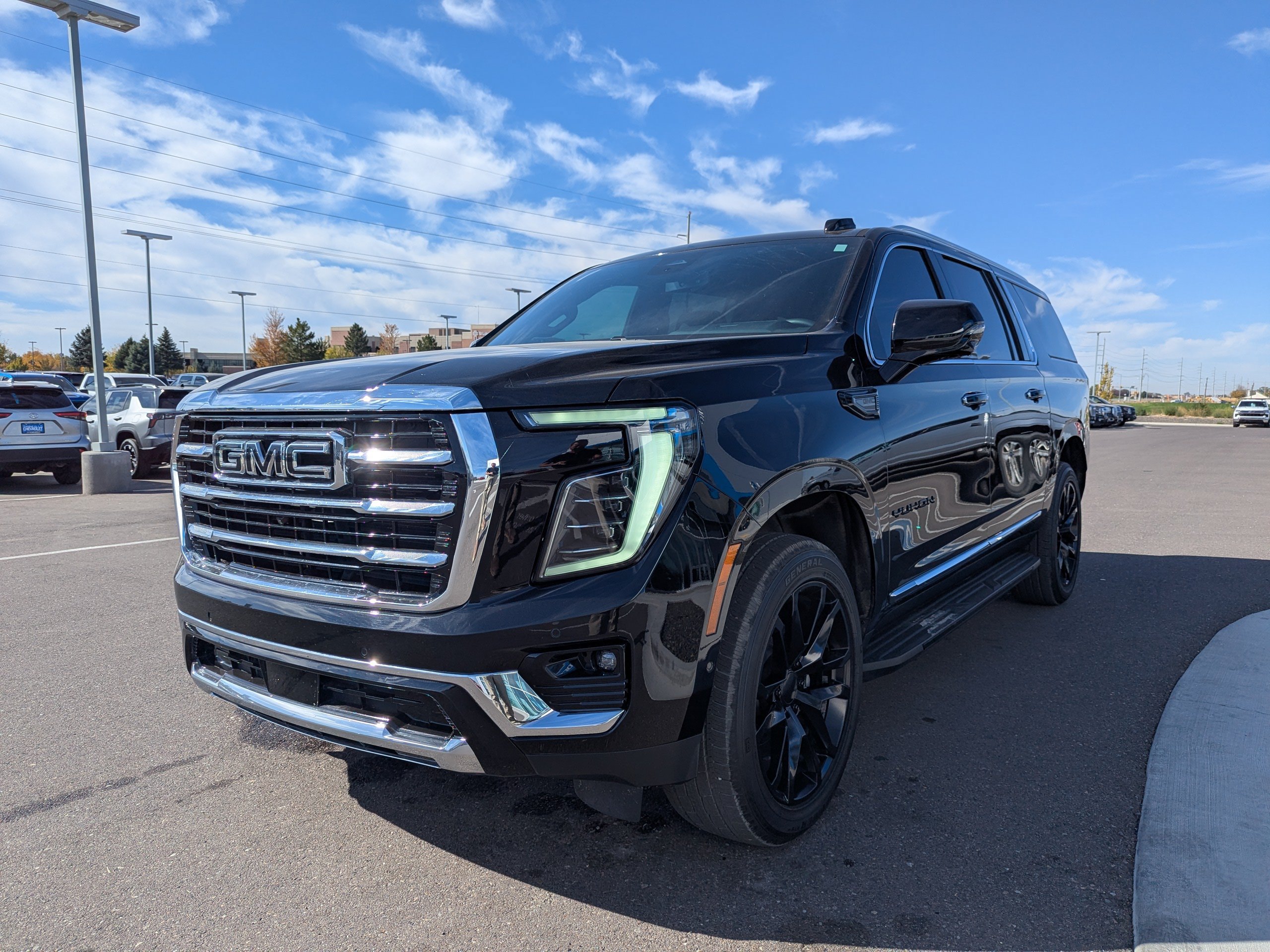 Used 2025 GMC Yukon XL Elevation AWD/4WD image 7