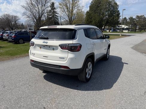 Used 2018 Jeep Compass Latitude w/ Cold Weather Group AWD/4WD image 5
