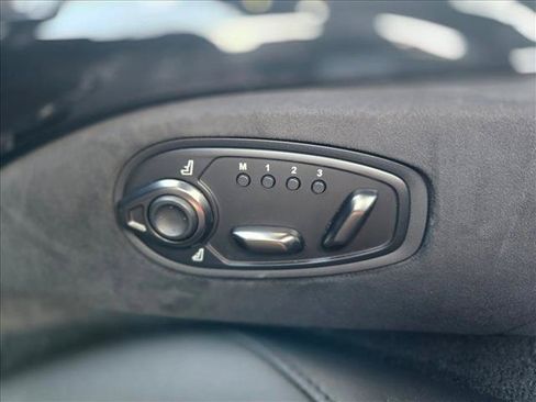 Used 2019 Aston Martin V8 Vantage Coupe RWD image 22