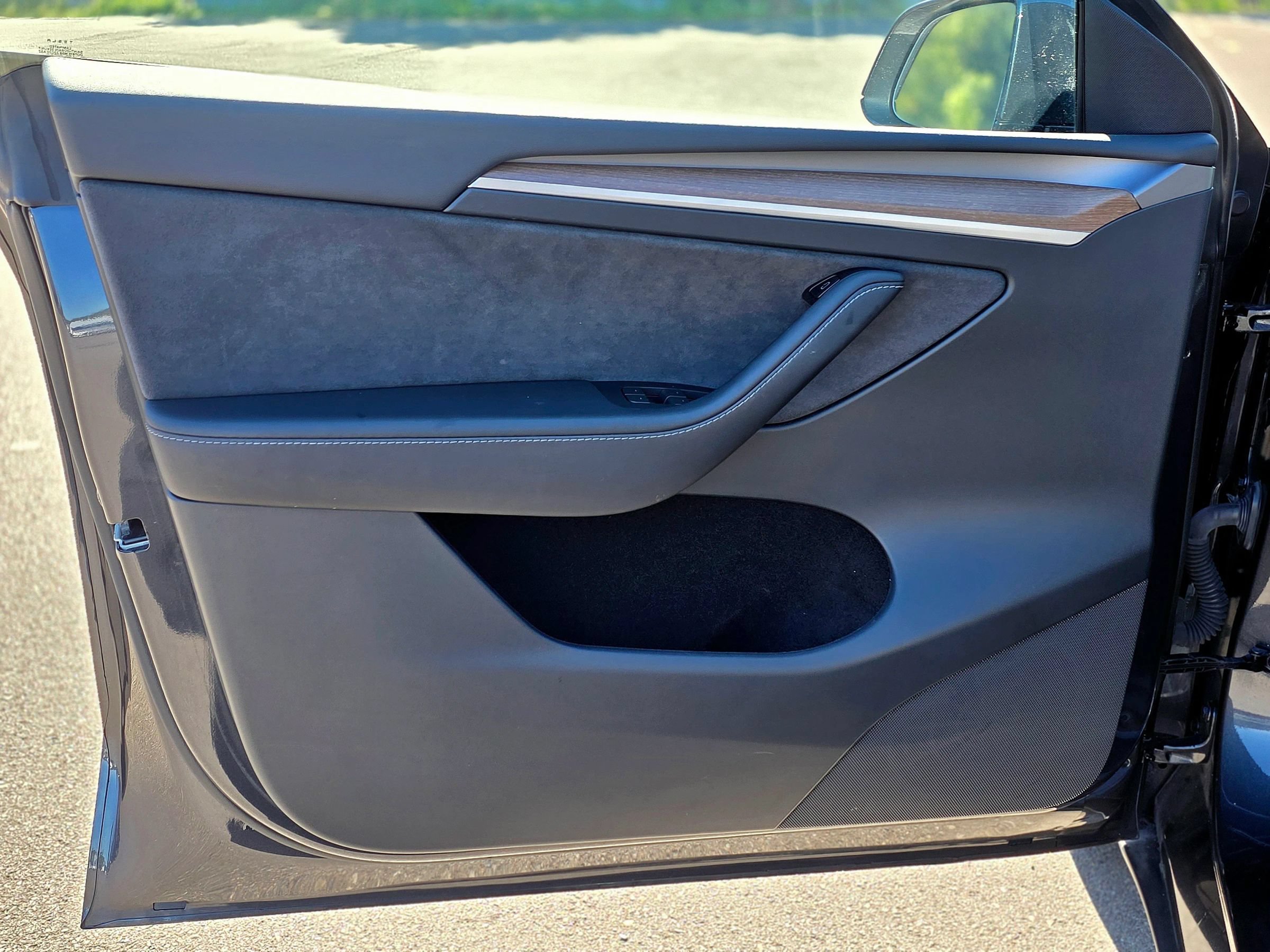 Used 2024 Tesla Model Y Long Range AWD/4WD image 41