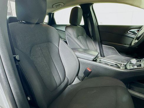 Used 2016 Chrysler 200 Limited image 27