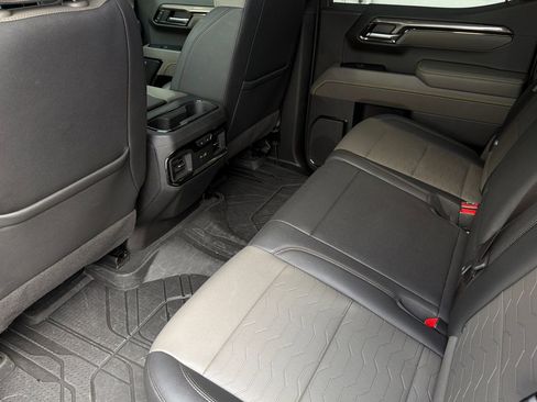 Used 2023 Chevrolet Silverado 1500 ZR2 w/ Technology Package image 13