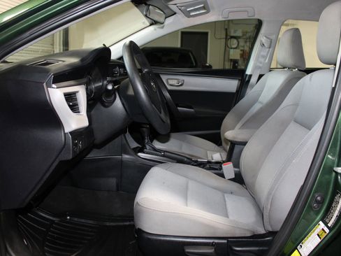 Used 2016 Toyota Corolla LE FWD image 8