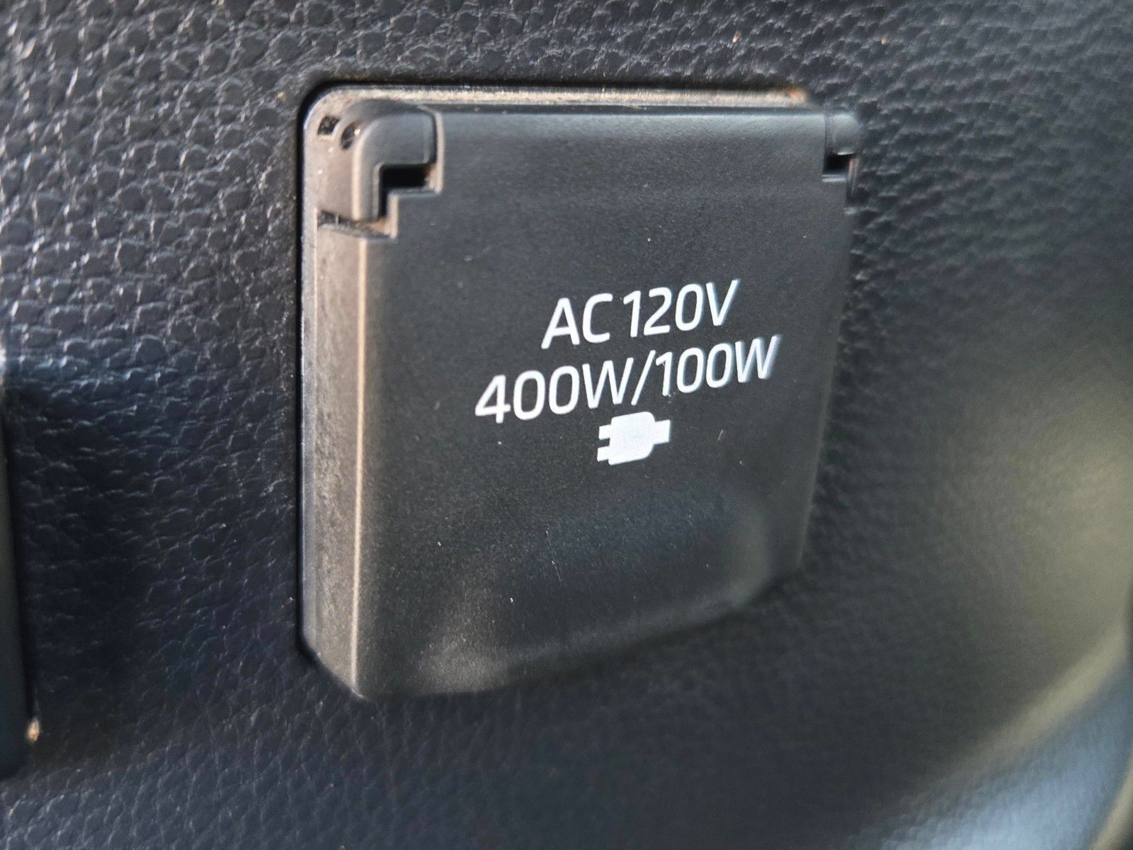 Used 2024 Toyota Tundra Platinum AWD/4WD image 9