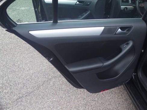 Used 2014 Volkswagen Jetta SE FWD image 37