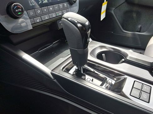 New 2026 Subaru Outback Limited AWD/4WD image 15